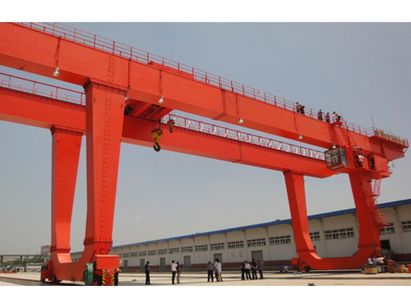 U型雙主梁門式起重機(jī)